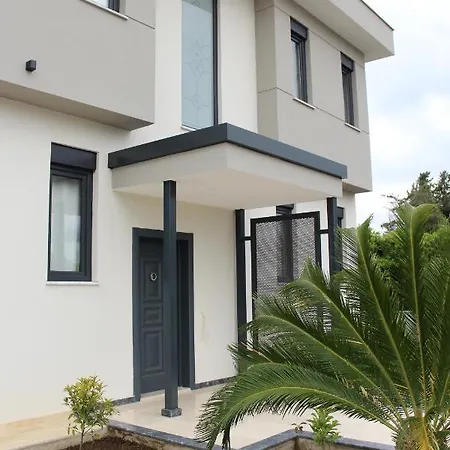Lägenhet Sayan Homes